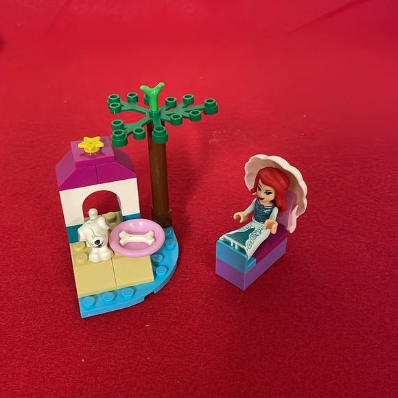 LEGO Disney Ariel’s Seaside Castle 41160 - Picture 6 of 7